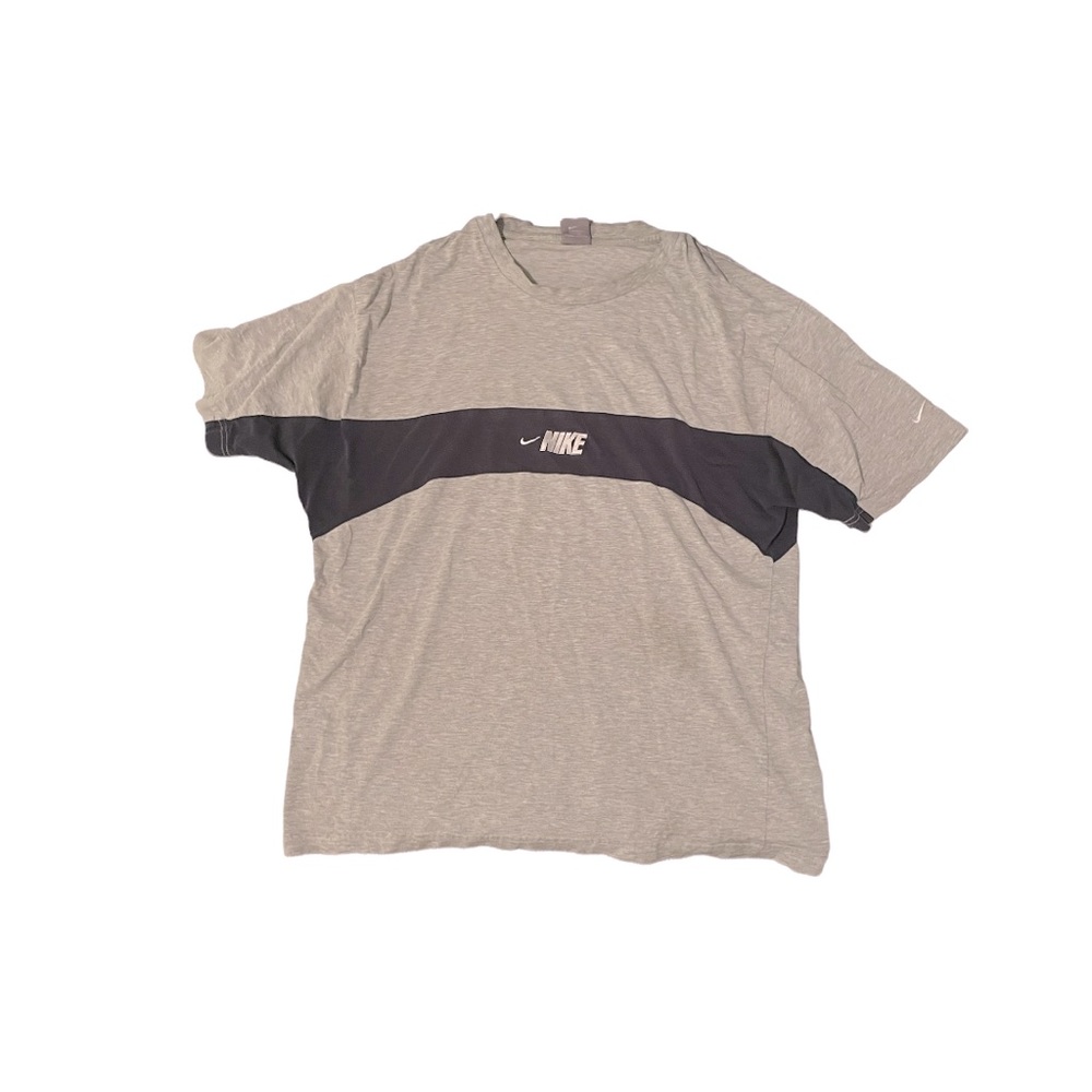 VINTAGE NIKE TEE